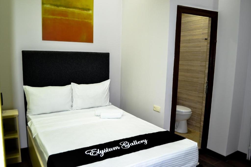 Elysium Gallery Hotel Yerevan Exterior photo